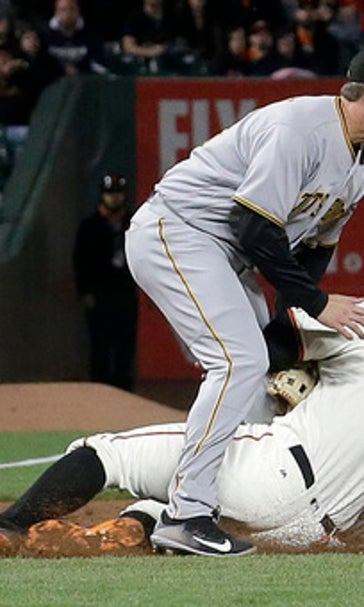 McCutchen's three-run homer powers Pirates past Giants 10-3 (Jul 24, 2017)